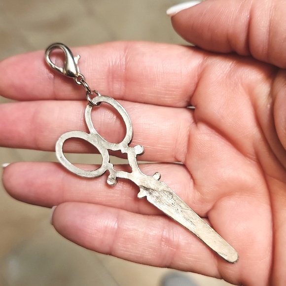Anthropologie Silver Tone Scissors Charm - Picture 2 of 3
